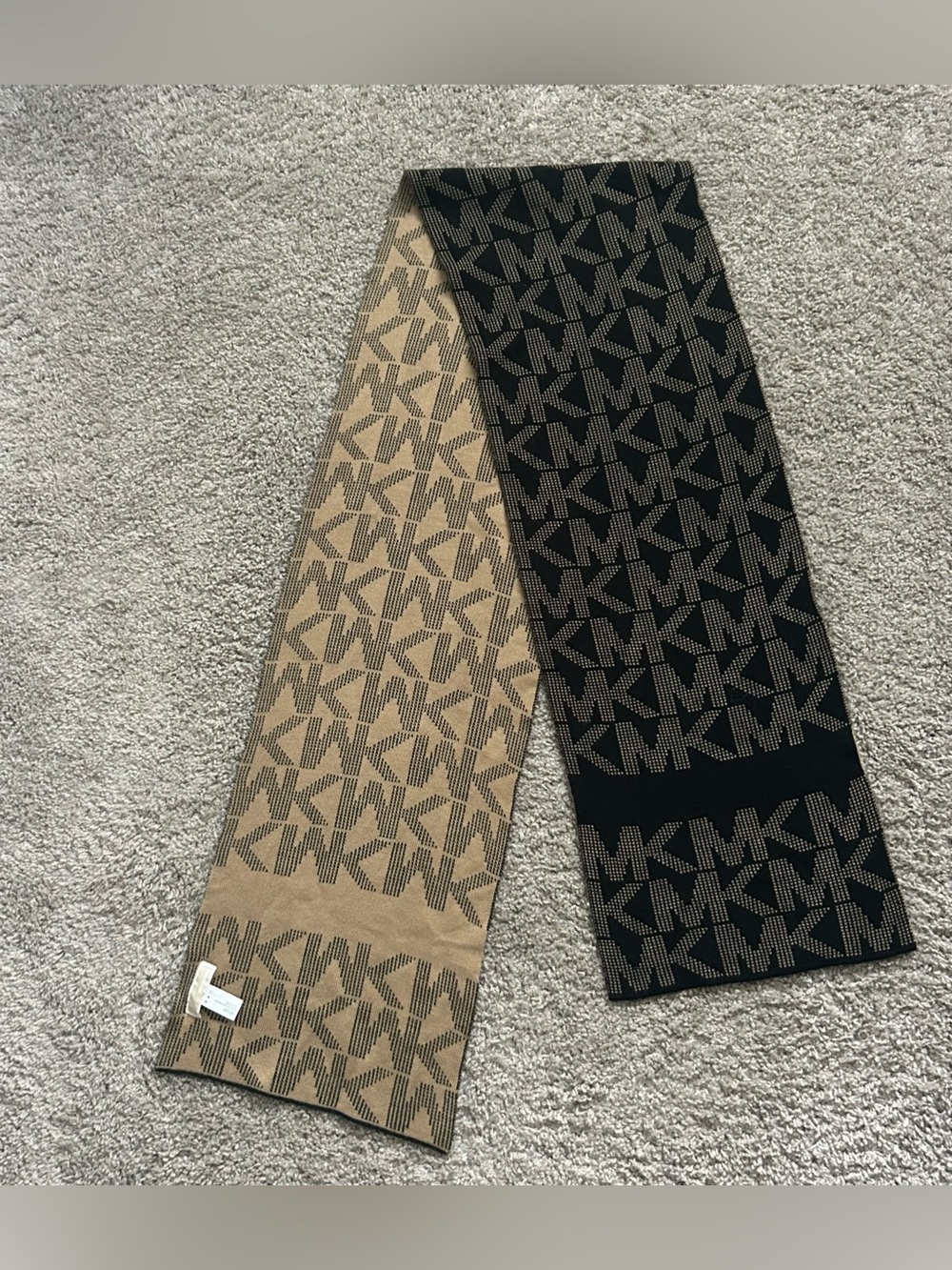 Michael Kors Reversible Logo Knit Scarf Beige Black 100% Acrylic Designer